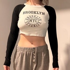 Brooklyn NYC Cropped Raglan Long Sleeve Tee - Black & Cream